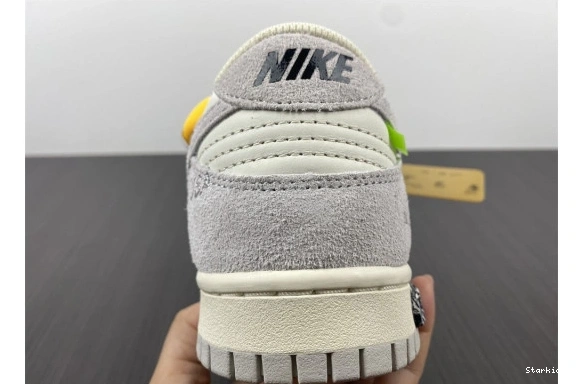 O-W DJ0950-109 39 Nike Low Dunk Lot 0306